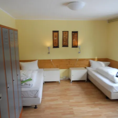 Quartier Sanssouci بيت شباب بوتسدام