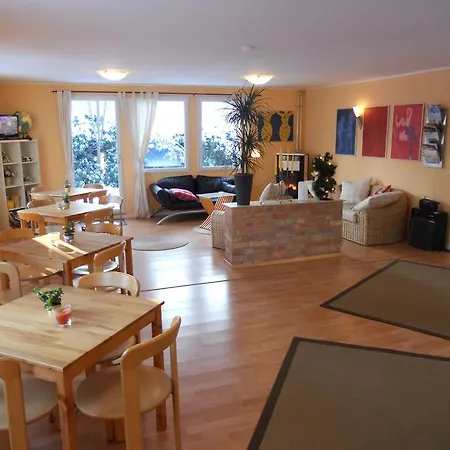 Quartier Sanssouci بيت شباب